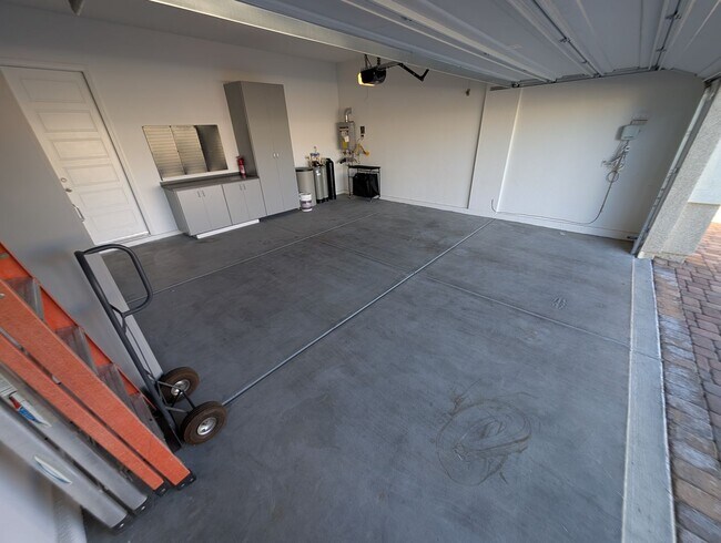 Building Photo - 4535 Herbert River Ave