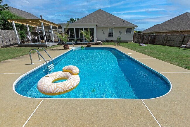 Building Photo - Home for rent in Prattville