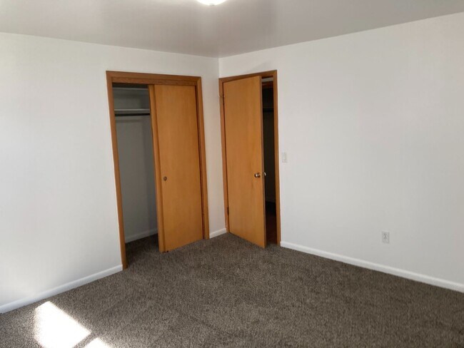 Building Photo - 4th Street Duplex