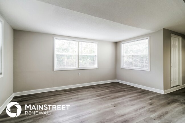 Building Photo - 4450 Swift Ave