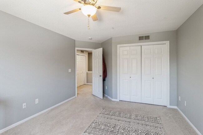 Building Photo - CHARMING HOME WITH EXCELLENT LOCATION!!  2 Bedroom, 1.5 Bathroom Townhome in West Des Moines!