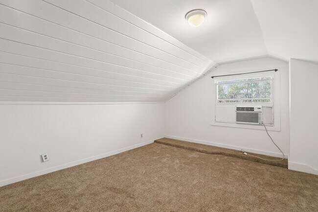 Bedroom #2 / Bonus Rm (U/S) - 490 MacDonald St