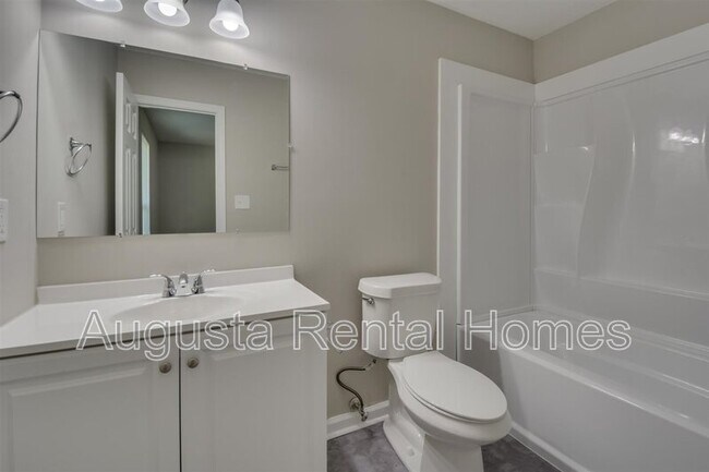 Building Photo - 2317 Woodsman Dr