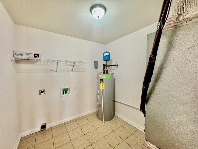 Building Photo - 508 Regency Cir