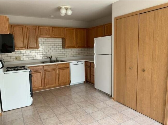 Building Photo - 500 Westwood Ct