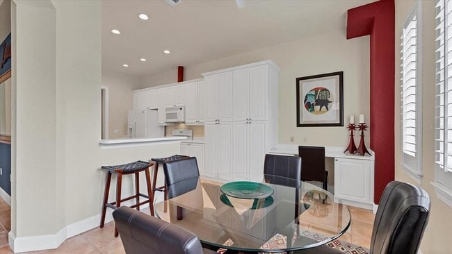 Building Photo - 5433 46th Ct W