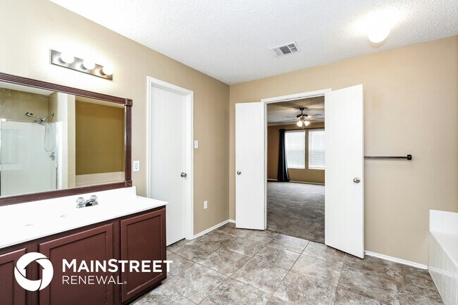 Building Photo - 5601 Ainsdale Dr