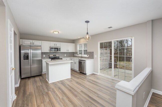 Building Photo - Elegant 4-bedroom Ballantyne home located ...