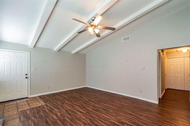 Building Photo - 304 W William Cannon Dr