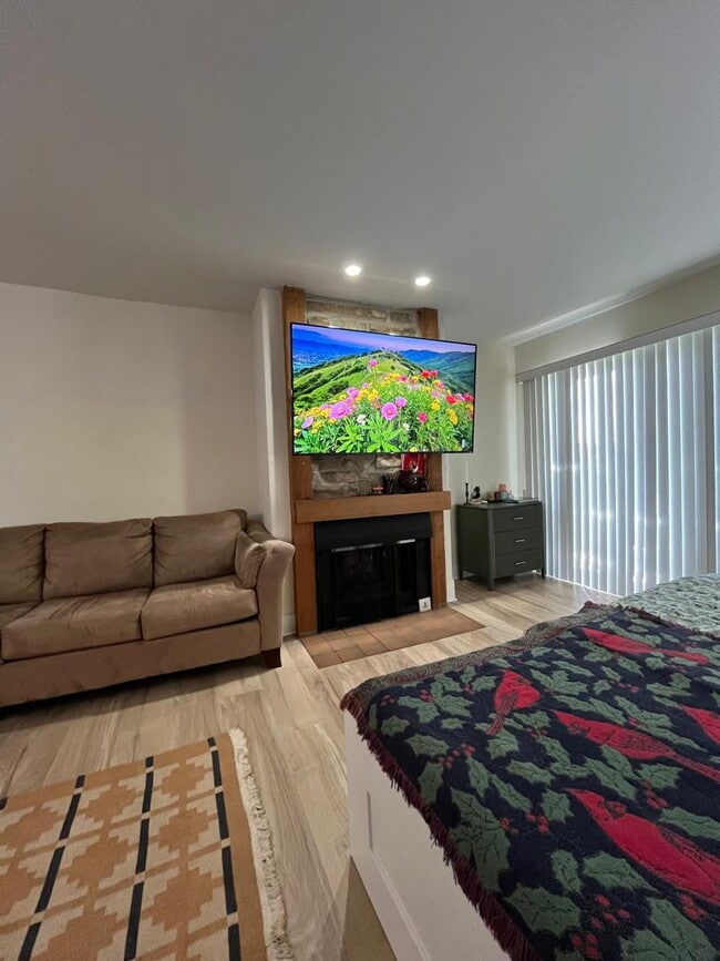 Building Photo - Fully furnished and ready to move in - Heat, Water and Internet are included - Newly renovated in...