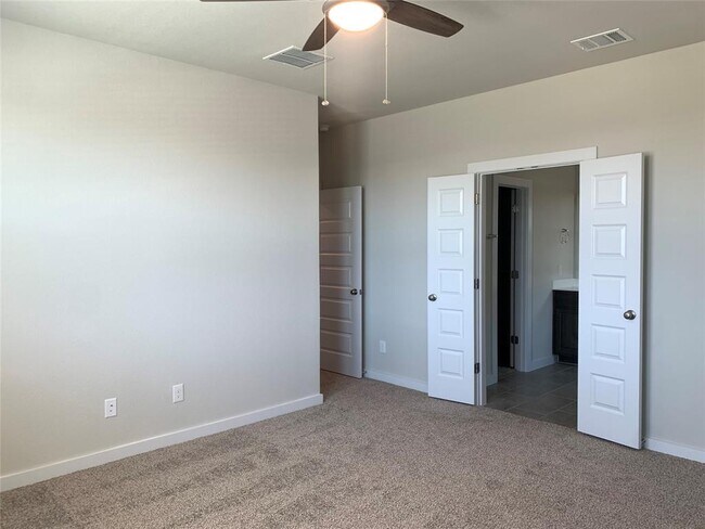Building Photo - 2913 Sage Ranch Dr