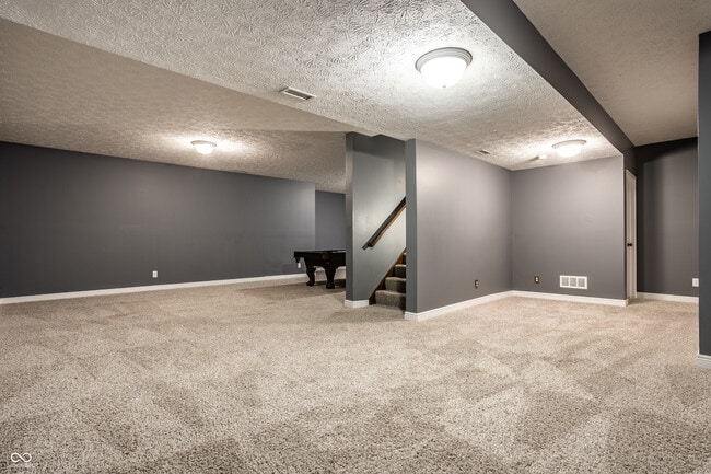 Building Photo - 8102 Fairway Dr