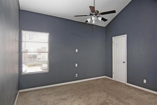 Building Photo - 12900 Walden Rd
