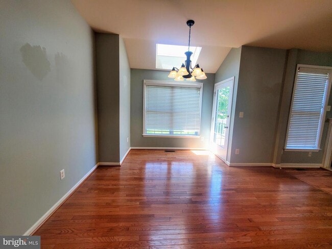Building Photo - 5610 Wheelwright Way