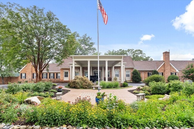 Building Photo - 4107 Lakeview Pkwy