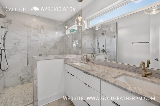 Building Photo - 253A Riverside Dr