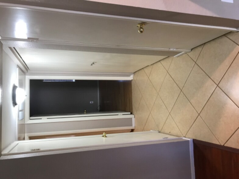 Building Photo - 7941 Decker Canyon Dr