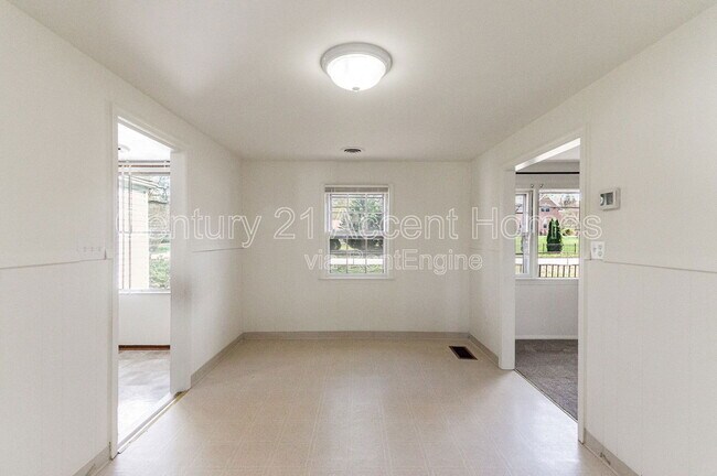 Building Photo - 7800 Schelhorn Rd