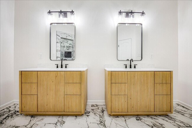 Building Photo - Stunning New Construction House in East Memphis!