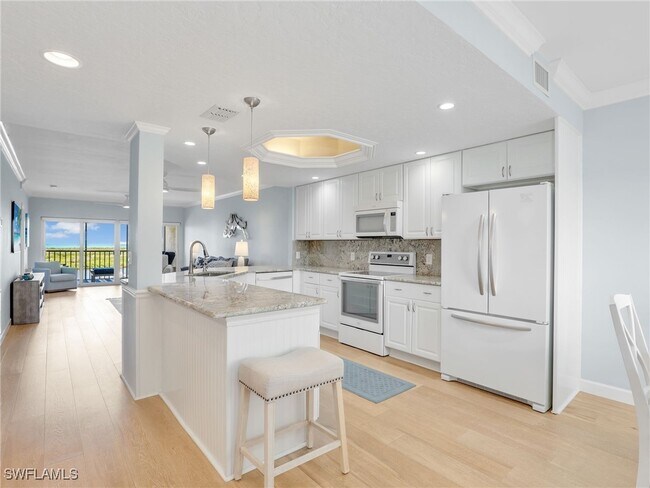 Building Photo - 13105 Vanderbilt Dr