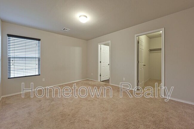 Building Photo - 9708 High Noon Rd