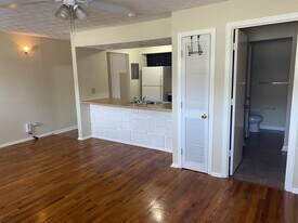 Building Photo - 562 Woodland Ave