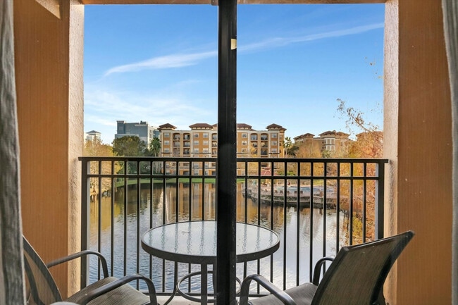 Building Photo - 12562 International Dr