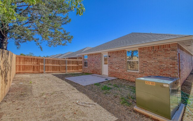 Building Photo - New Construction in Varenna Landing! Storm...