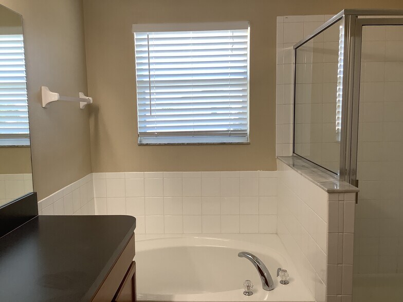 Building Photo - 7722 Maroon Peak Dr