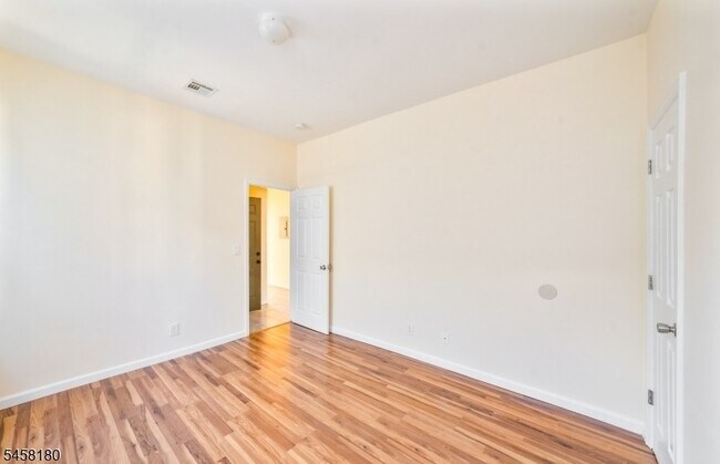 Building Photo - 286 Williamson Ave