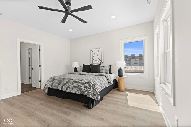 Building Photo - 1405 Deloss St