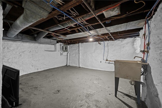 Building Photo - 7807 Kelly St