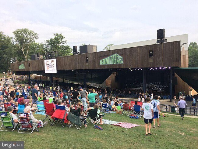 Building Photo - 10661 High Beam Ct