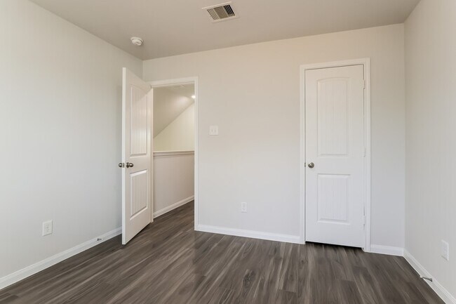 Building Photo - 14715 Kendalls Path Ct