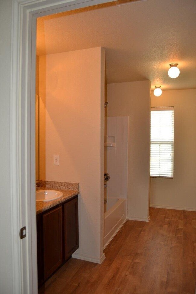 Building Photo - 10730 Goose Way