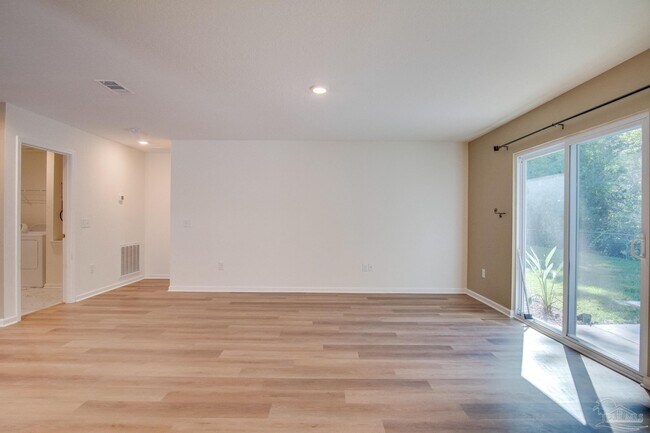 Building Photo - 7809 Maxton Rd