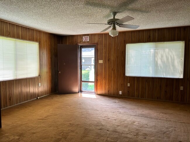 Building Photo - 7214 Sharpview Dr