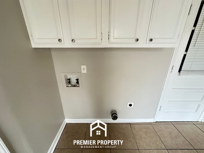 Building Photo - 4505 Stony Point Dr