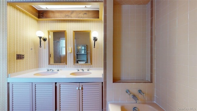 Building Photo - 178 Barnes Rd