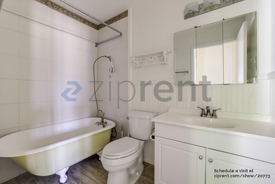 Building Photo - 14520 Hardtree Dr
