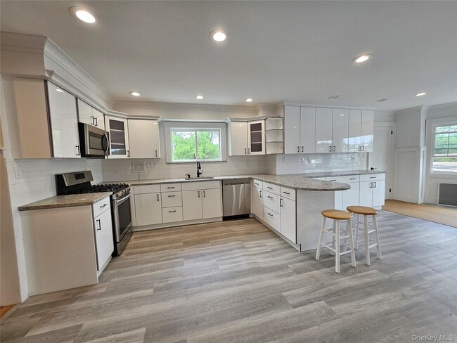 Primary Photo - 357 Hicksville Rd