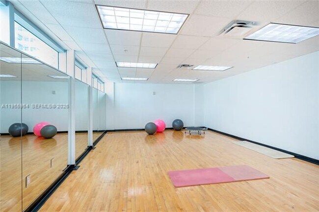 Building Photo - 7928 East Dr