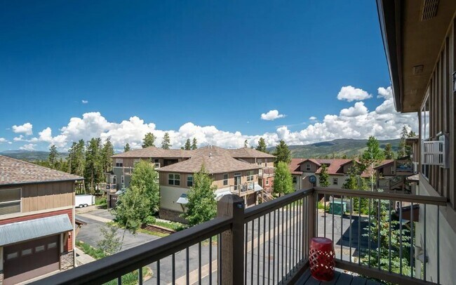 Building Photo - Fully Furnished Mountain Condo | Flexible Lease Terms | Garage Included | Fraser, CO