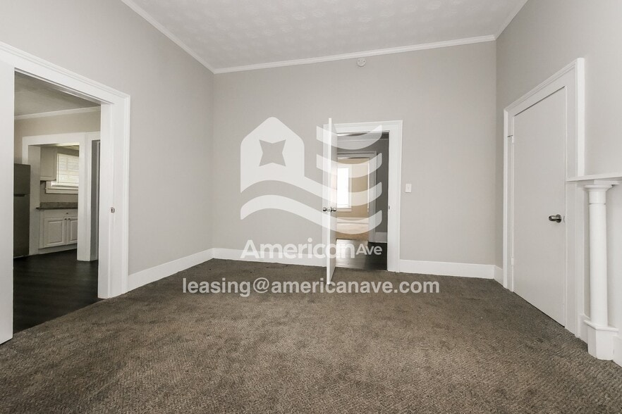 Building Photo - 327 Alford St