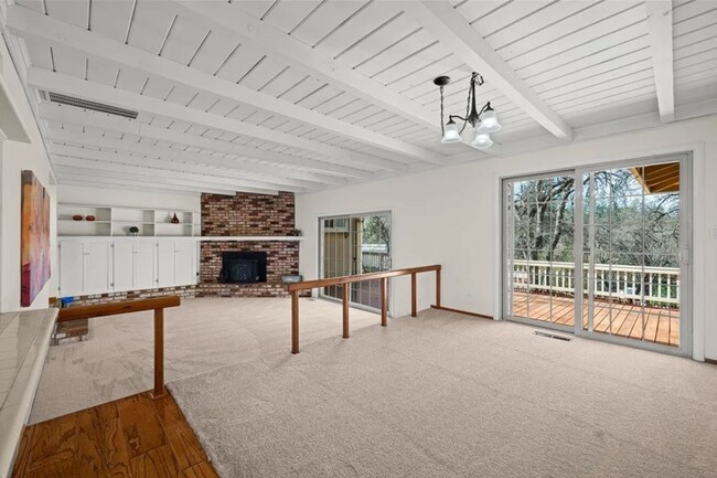 Building Photo - 419 Greenwood Dr