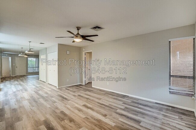 Building Photo - 20420 N 6th Dr