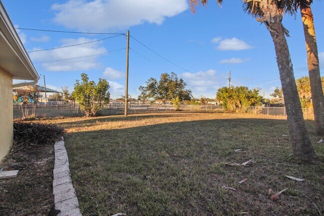 Building Photo - North Port Annual Home for Rent