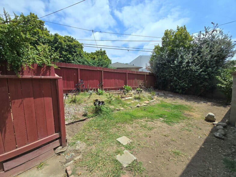 Building Photo - 10742 Galvin St