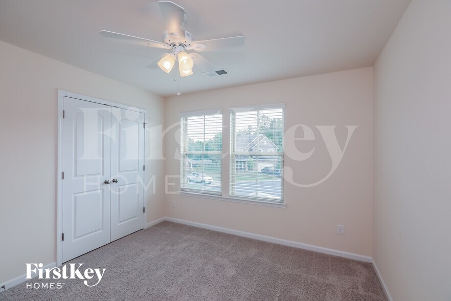 Building Photo - 1323 Privett Park Pl