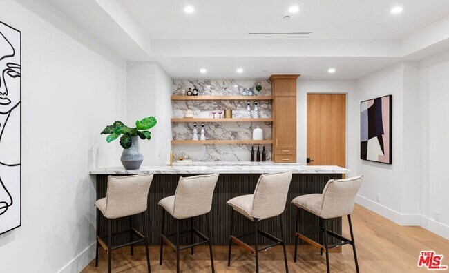 Building Photo - 2565 Patricia Ave